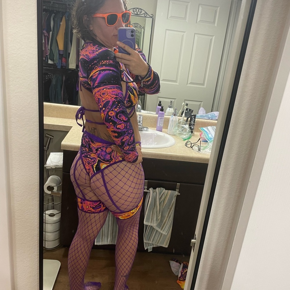 Rolita Couture iHeartRaves full festival rave outfit - Picture 5 of 5